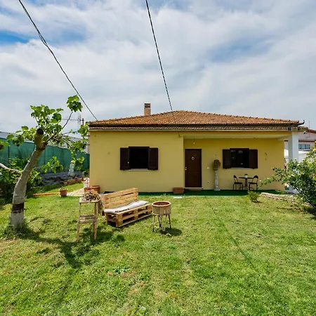 Villa Guesthost - Barni House