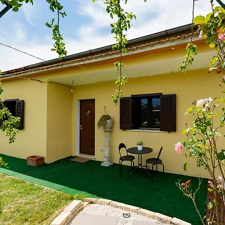 Guesthost - Barni House Villa Montesilvano Marina