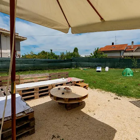Guesthost - Barni House Villa