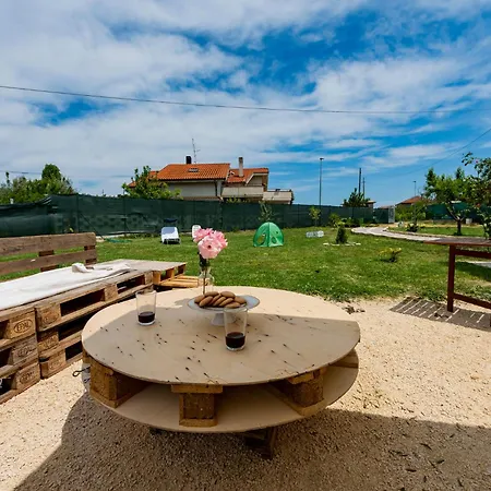 Guesthost - Barni House Villa